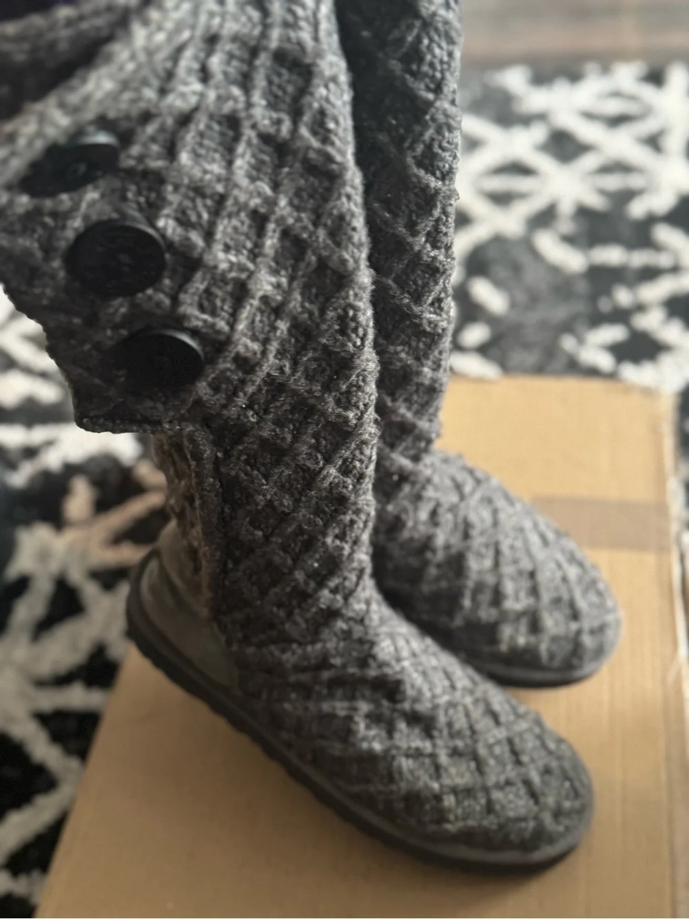 Ugg Women’s Gray Knit Button-Accent Winter Boots size 10